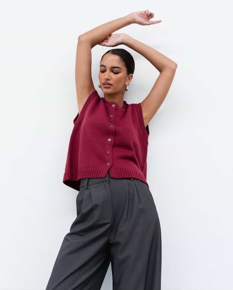 AUTUMN KNIT BUTTON VEST
