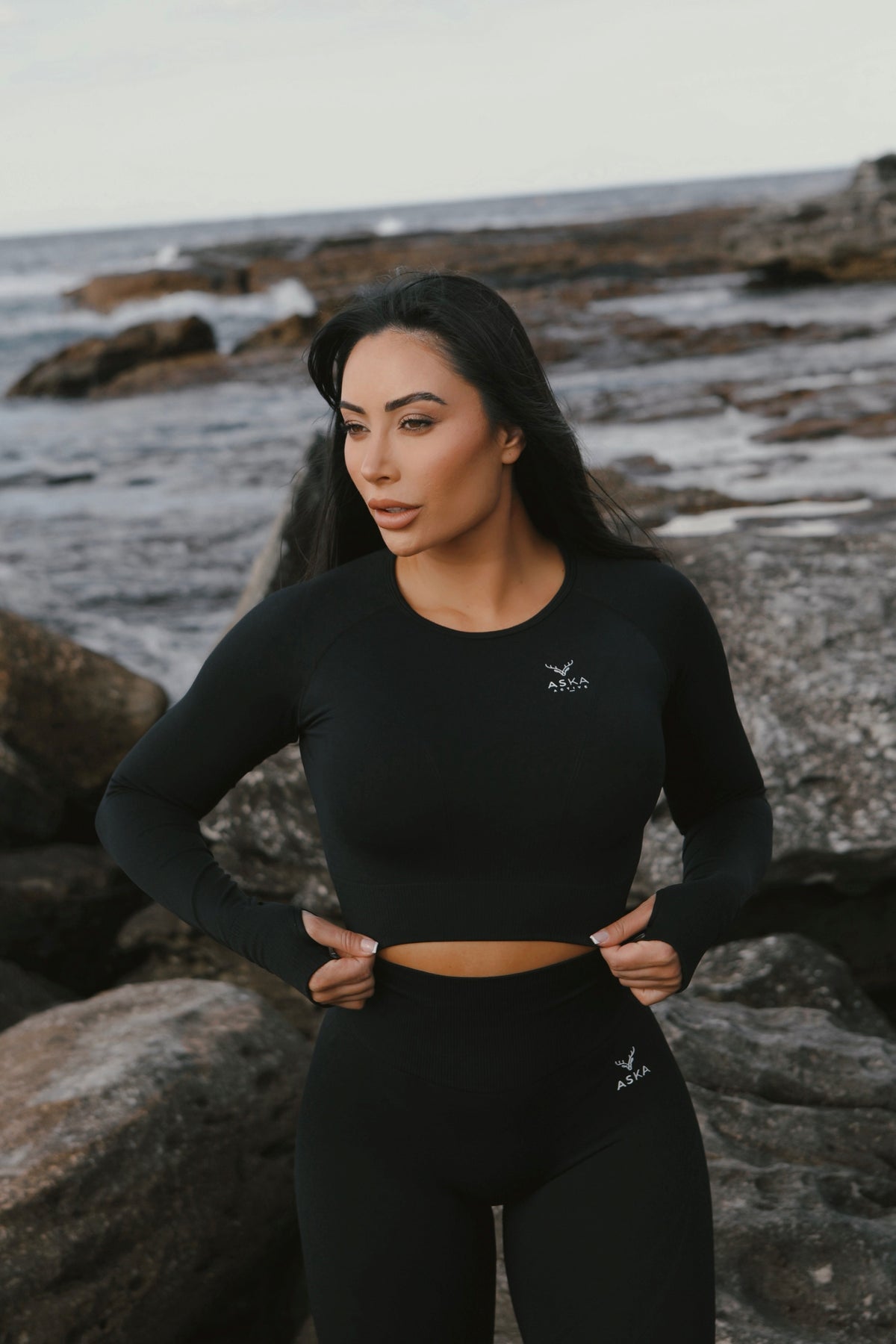 ASKA ACTIVE - SCULPT CROP LONG SLEEVE TOP