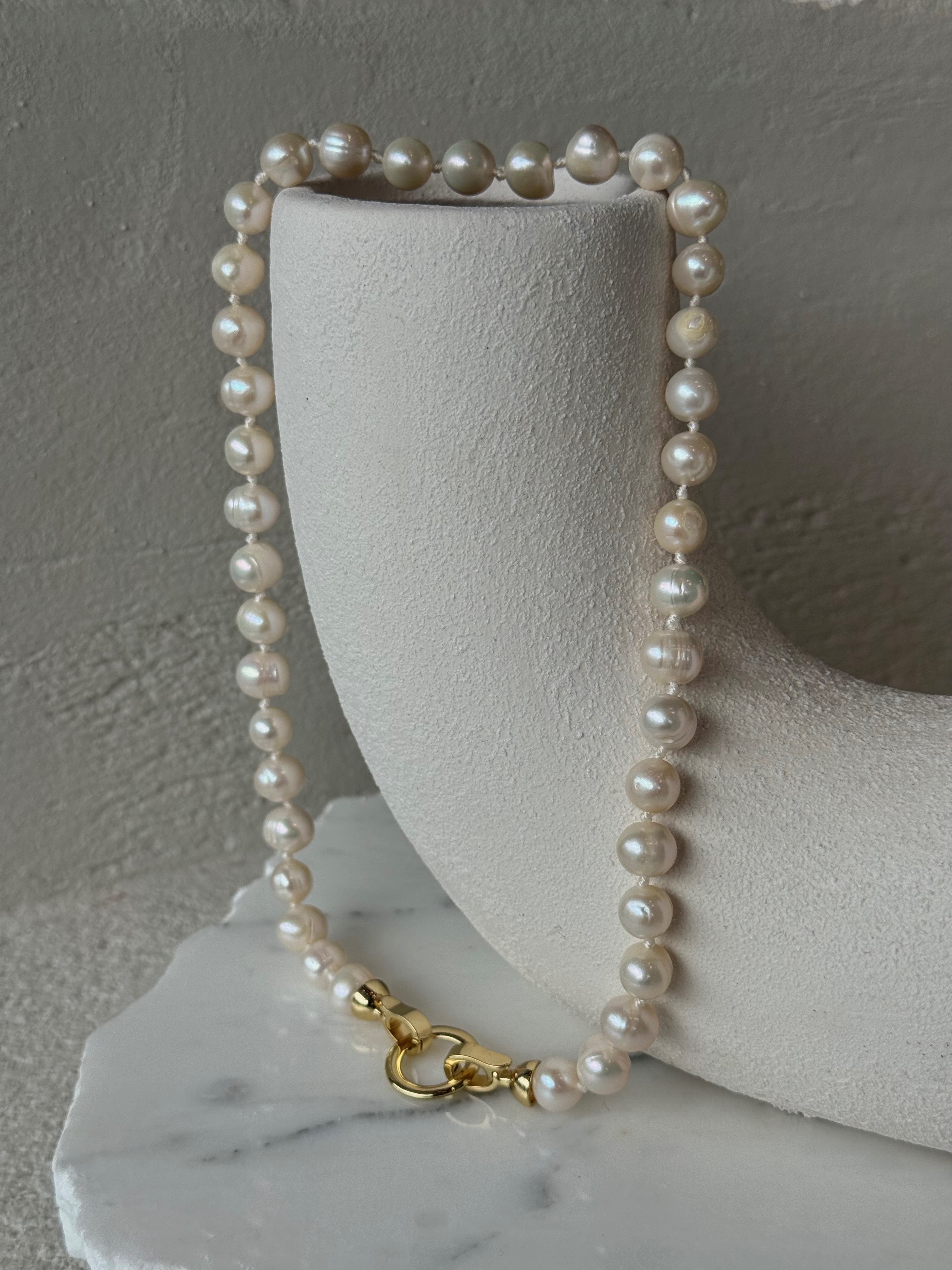 MYSTIC PEARL NECKLACE – HAUS OF SAVANNAH1